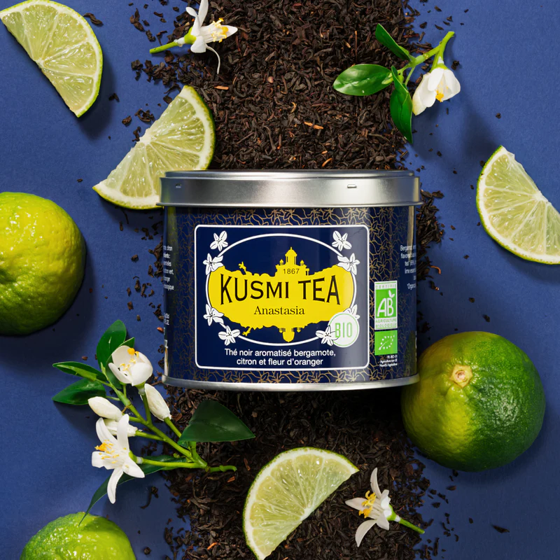 Kusmi Tea Anastasia elegantiška balta skardinė, ekologiška juodoji arbata su bergamotėmis ir apelsinų žiedais.