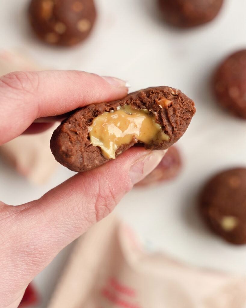Energy Ball Cocoa with Peanut Butter – Delicious Energy Snack | Vilgain | 30g | Clinical-Grade Longevity Protocol, FUNCTIONAL FOOD & Protein Snacks & Sweets supplement.